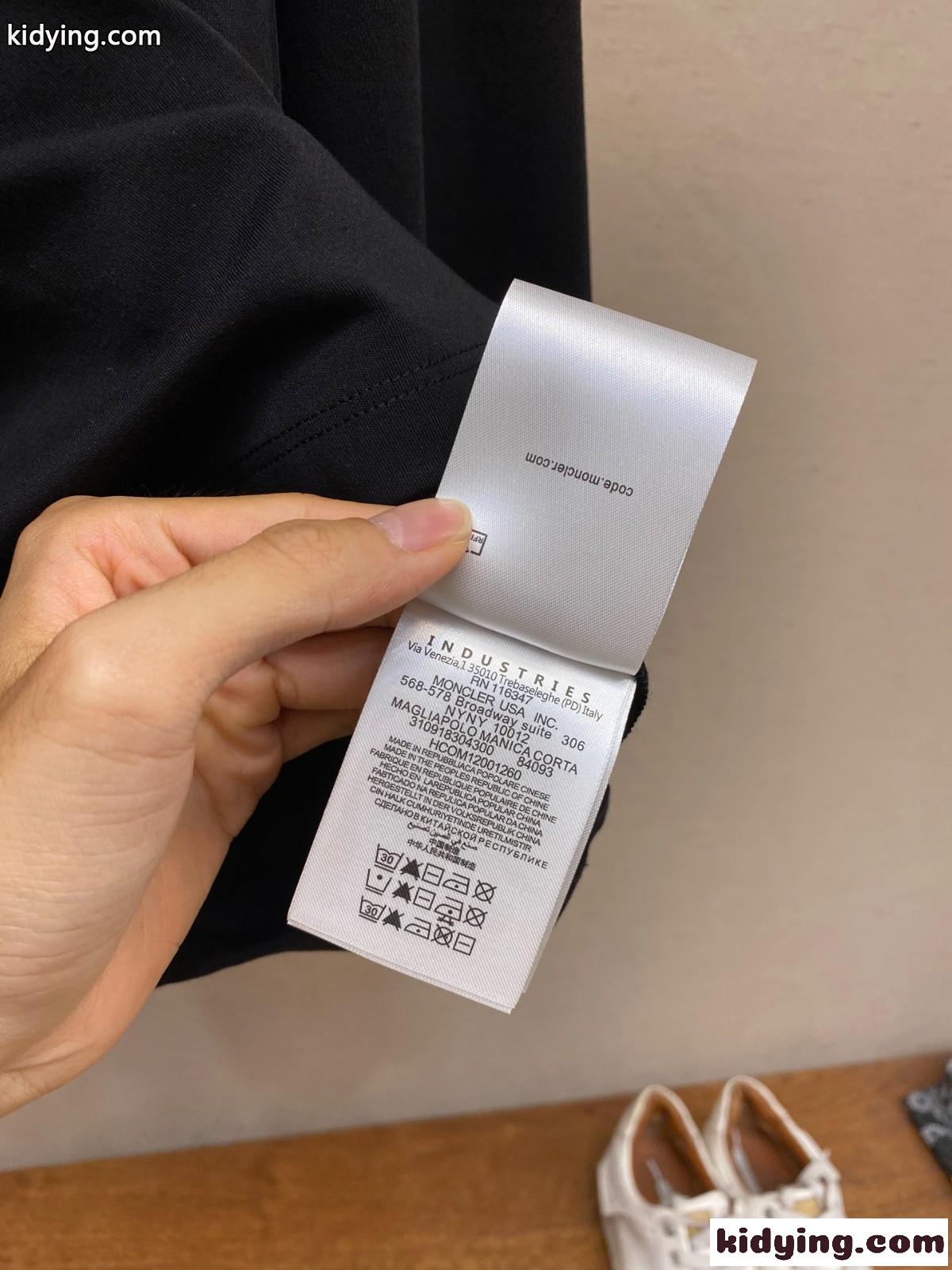 シンプル ロゴ入り クルーネック 長袖Tシャツ モンクレール Tシャツ 偽物 トップス-4
