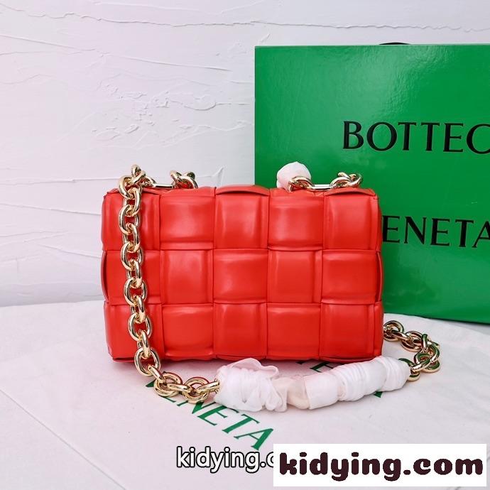ボッテガ・ヴェネタ バッグ コピー 人気 上品 チェーン カセット ショルダーバッグ レッド-1