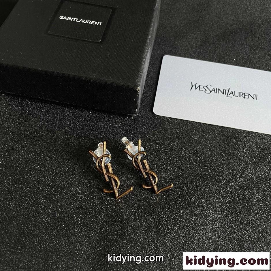 シンプル 洗練された YSLロゴ ピアス イヴ・サンローラン イヤリング 偽物-2