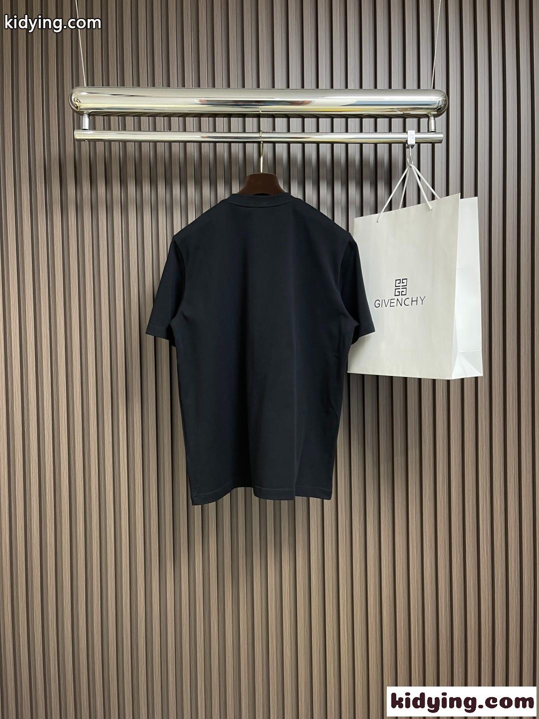 ヴェルサーチェ Tシャツ コピー シンプル ロゴ 合わせやすい 半袖Tシャツ ブラック-1