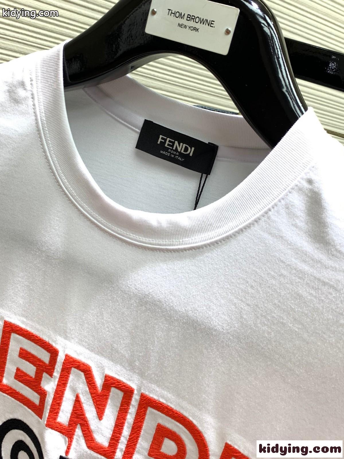 シンプル お洒落 クルーネック ロゴ入り フェンディ Tシャツ コピー コットン 半袖 トップス-1