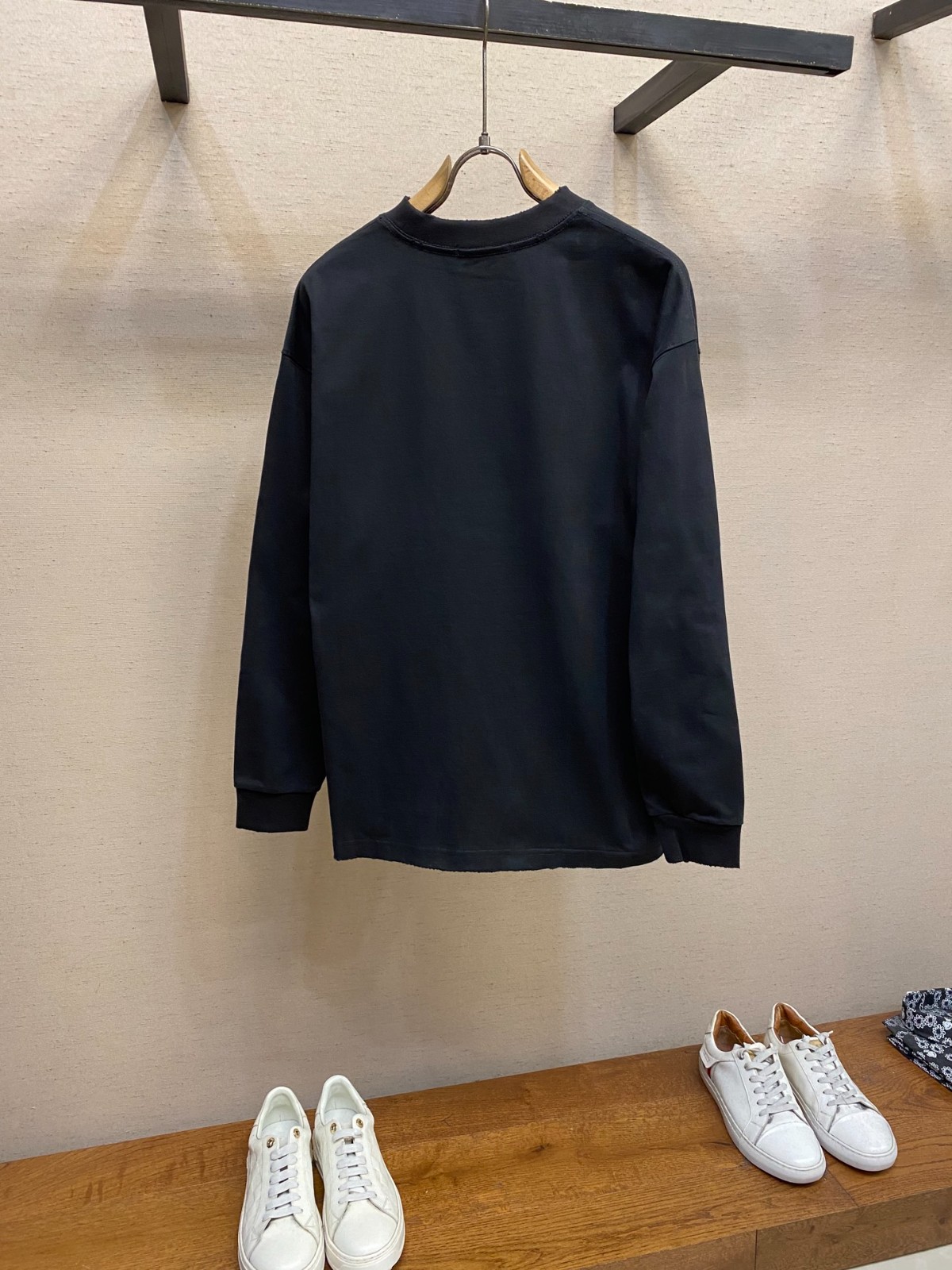 トライアングルロゴ クルーネックスウェットシャツ プラダ Tシャツ 偽物-2