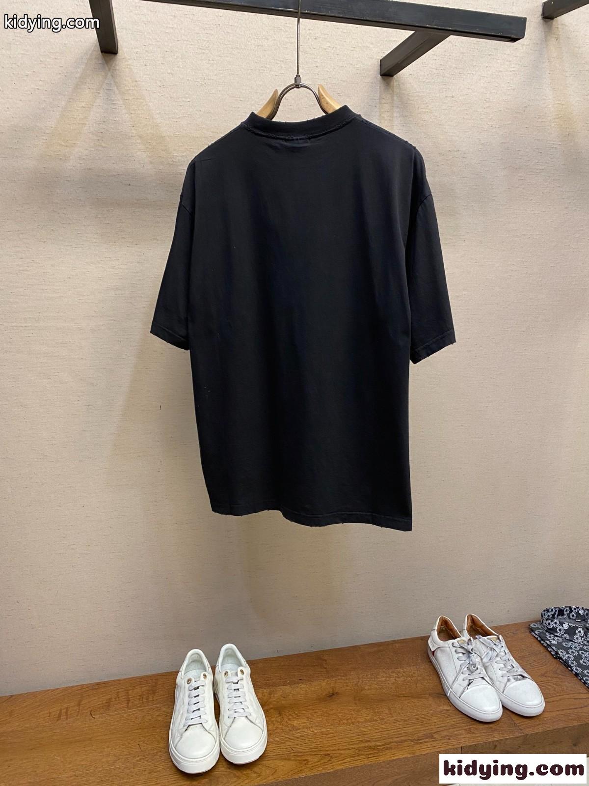 シンプル 刺繍入り クルーネック 半袖Tシャツ バレンシアガ Tシャツ コピー ブラック-0