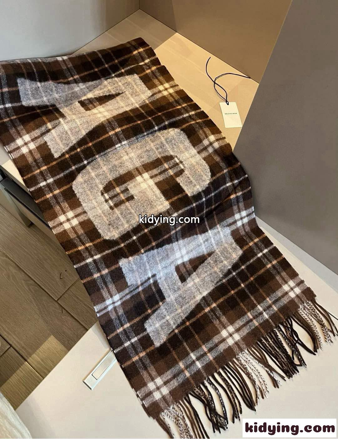 お洒落 定番 ロゴ入り チェック柄 バレンシアガ スカーフ 偽物 カシミヤ マフラー-3