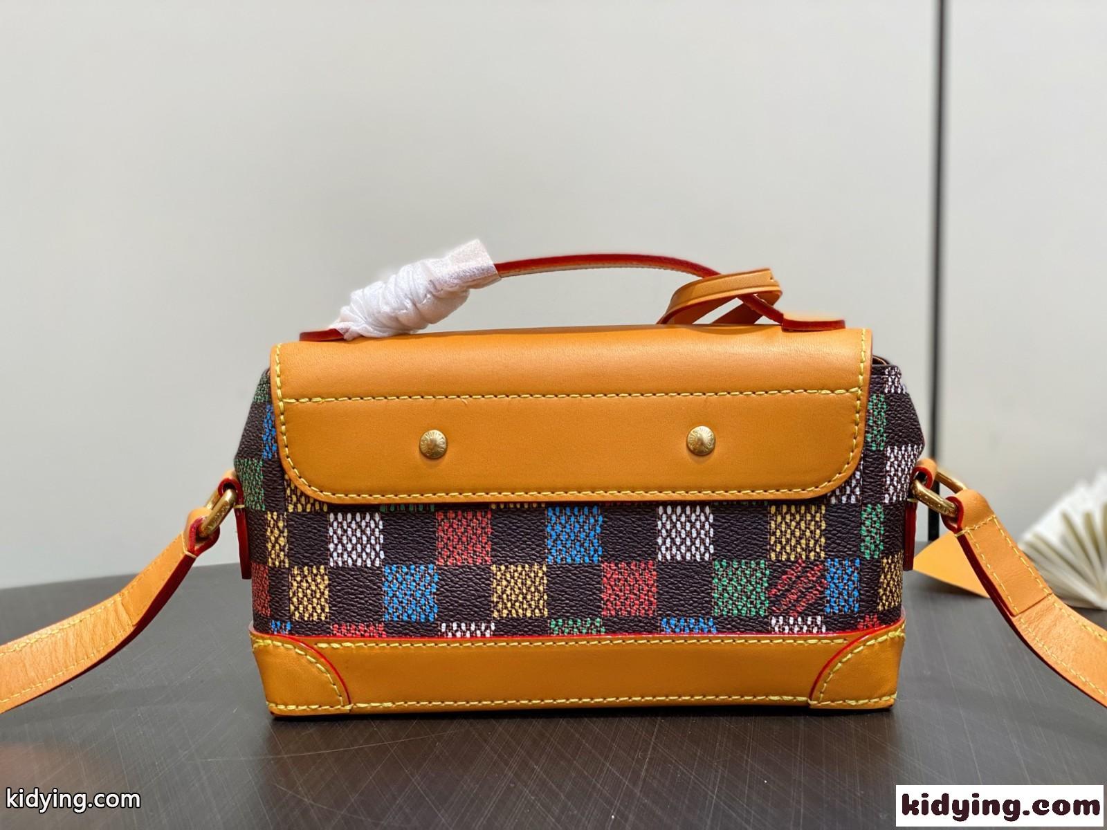 LV スティーマー･イーストウエスト ウェアラブル ウォレット ルイ・ヴィトン スーパーコピー N00187-0