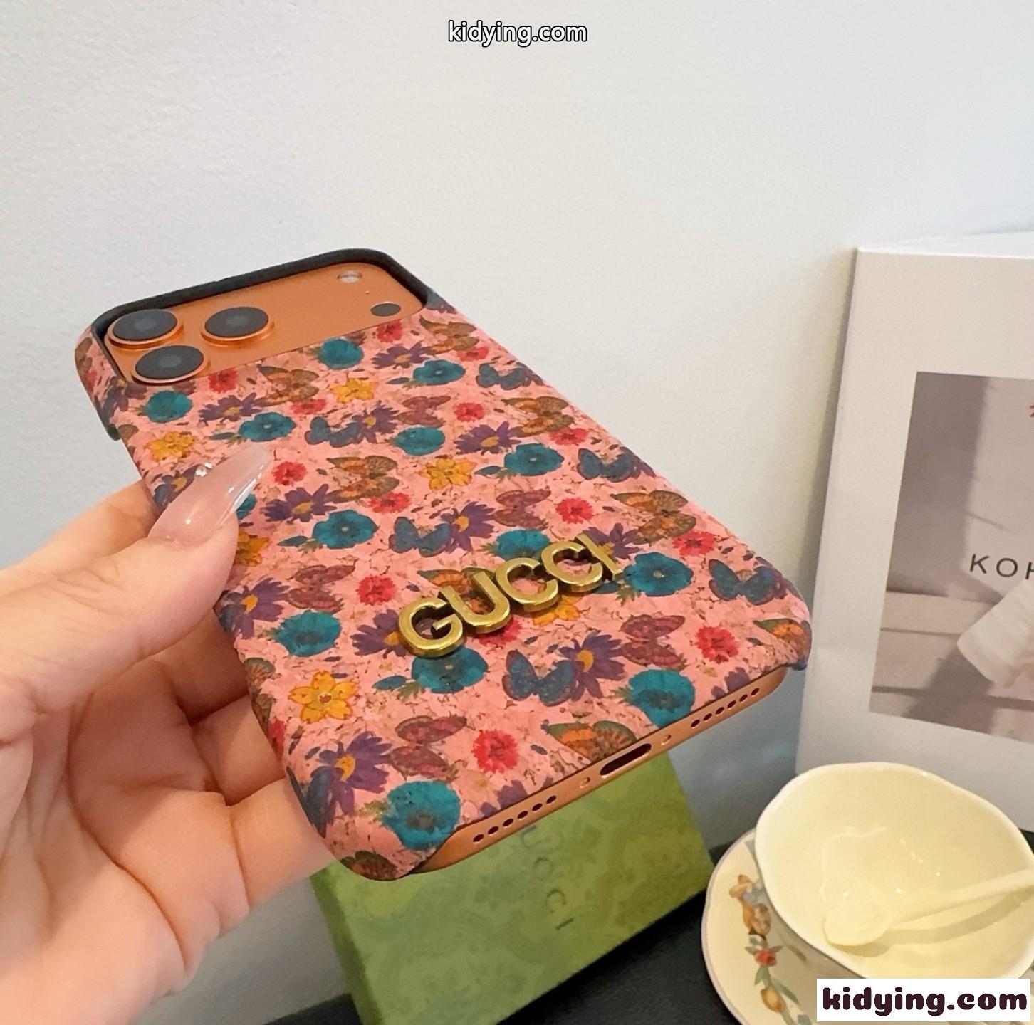 フローラル柄 iPhoneケース グッチ 携帯ケース 偽物 iPhone17 メタルロゴ-3