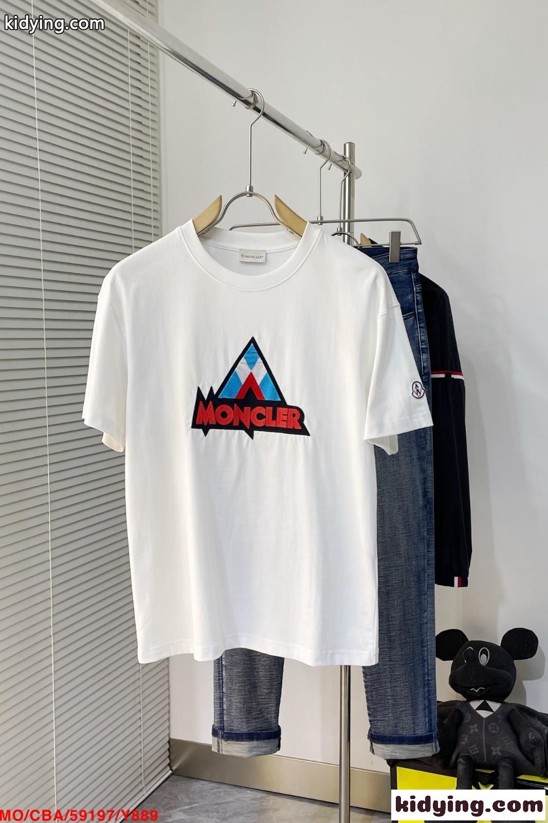 着心地抜群 クルーネック 半袖Tシャツ モンクレール Tシャツ コピー ロゴ入り-1