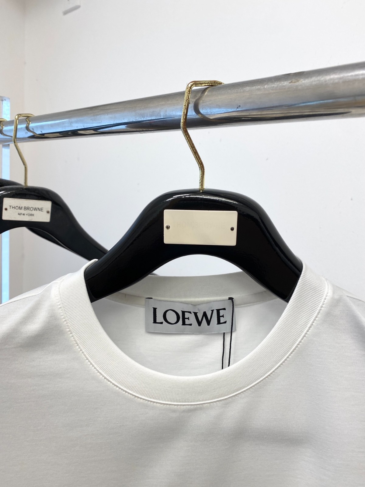 ロエベ Tシャツ 偽物 定番 ロゴ入り 半袖Tシャツ クルーネック ホワイト-1