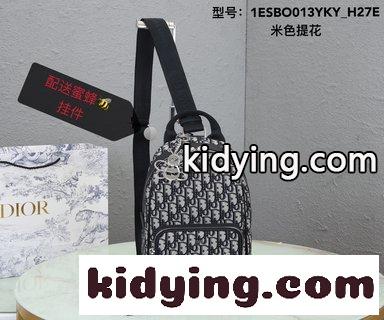 クリスチャンディオール バッグ 黒 コピー 黒のラメ入り牛革で丹念に作られ 正面飾りはDIOR AND PETER DOIGマーク-2