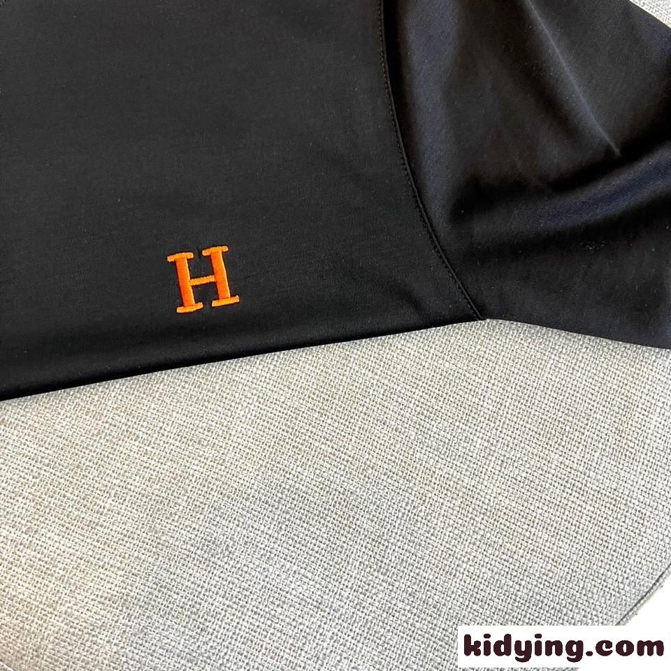 シンプル ロゴ刺繍 クルーネック 半袖Tシャツ エルメス Tシャツ 偽物 ブラック-2