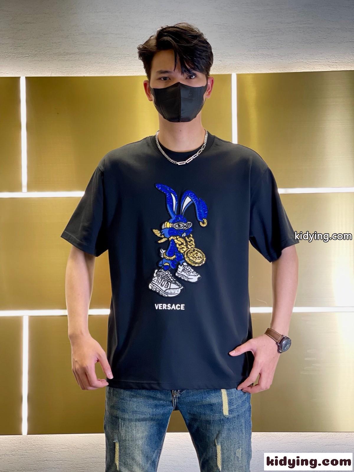 人気 春節 ウサギ Tシャツ ヴェルサーチェ Tシャツ コピー コットン 半袖 トップス ブラック-0