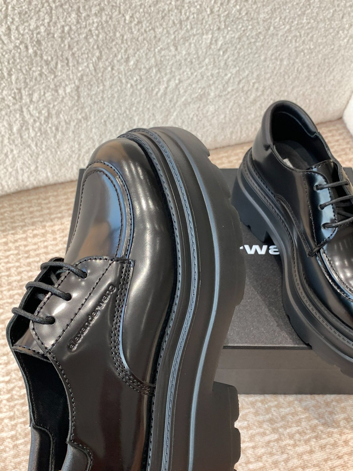 シンプル 定番 厚底 レースアップ ロファー アレキサンダーワング シューズ コピー ブラック-4