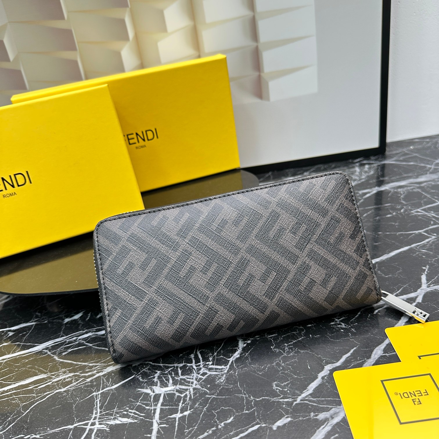 人気 ラウンドファスナー ウォレット フェンディ 財布 コピー 長財布-1