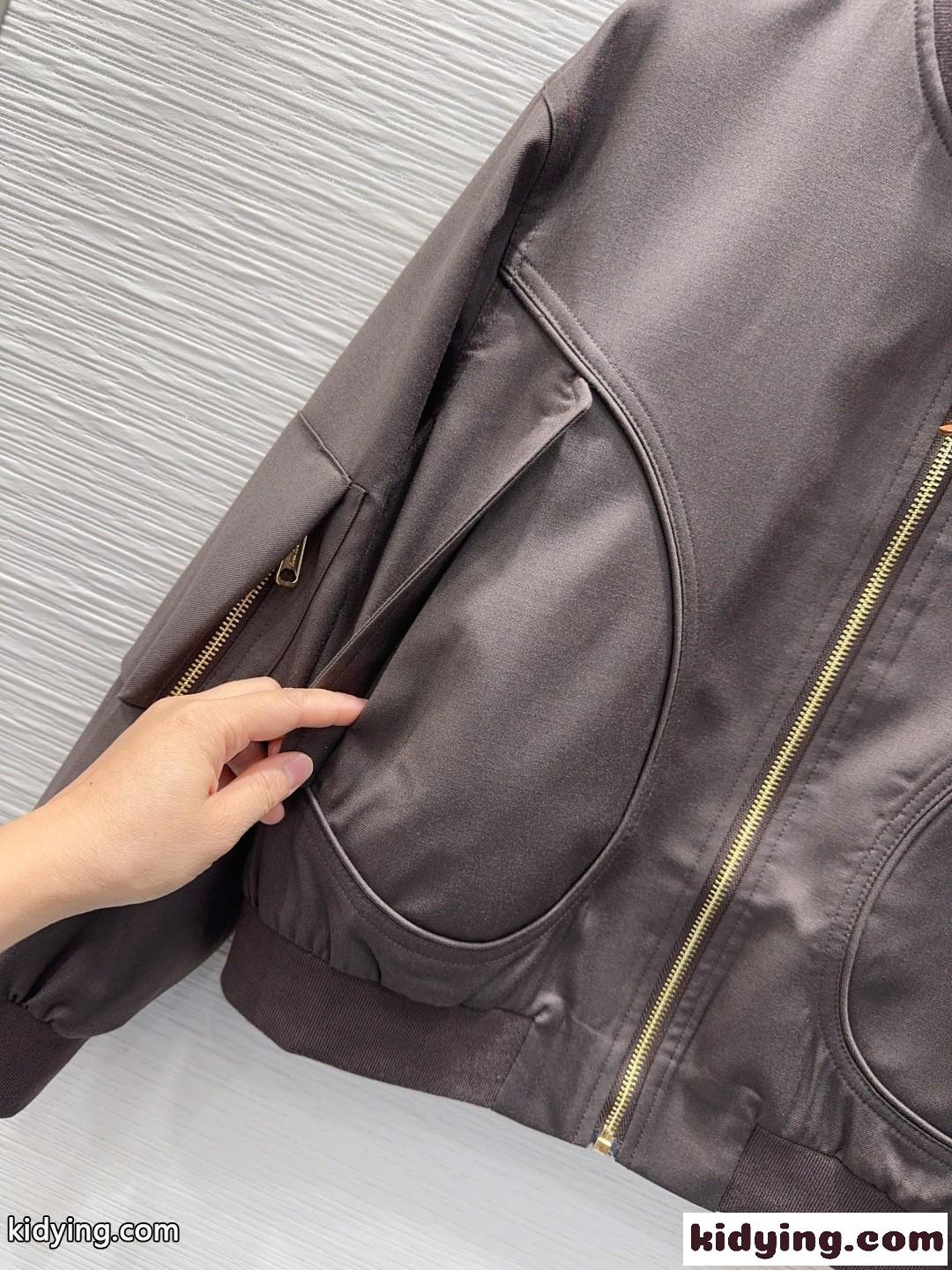 MIU MIUロゴ入り ボンバージャケット ミュウミュウ ジャケット 偽物 ダークブラウン-2