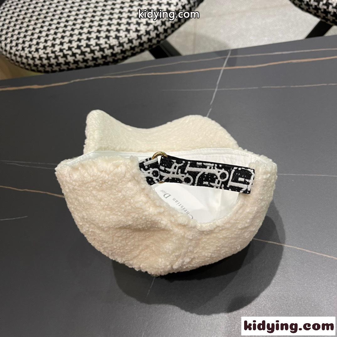 お洒落 もこもこ 刺繍入り キャップ クリスチャン・ディオール 帽子 偽物-5