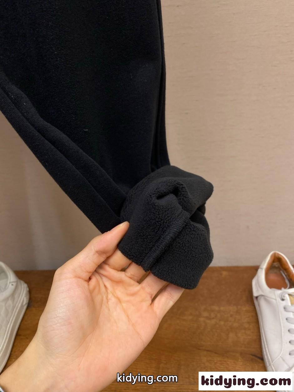 定番 合わせやすい 裏起毛 スウェットパンツ プラダ パンツ 偽物 ブラック-3