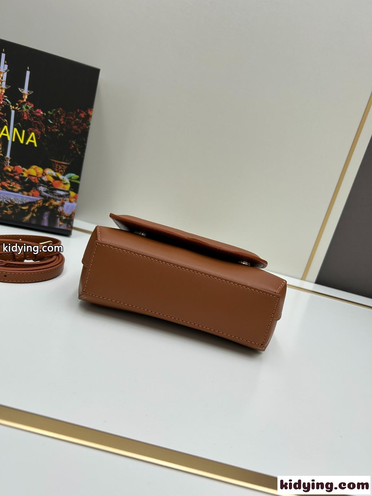 DGロゴ ショルダーバッグ ドルチェ&ガッバーナ バッグ スーパーコピー ブラウン-1