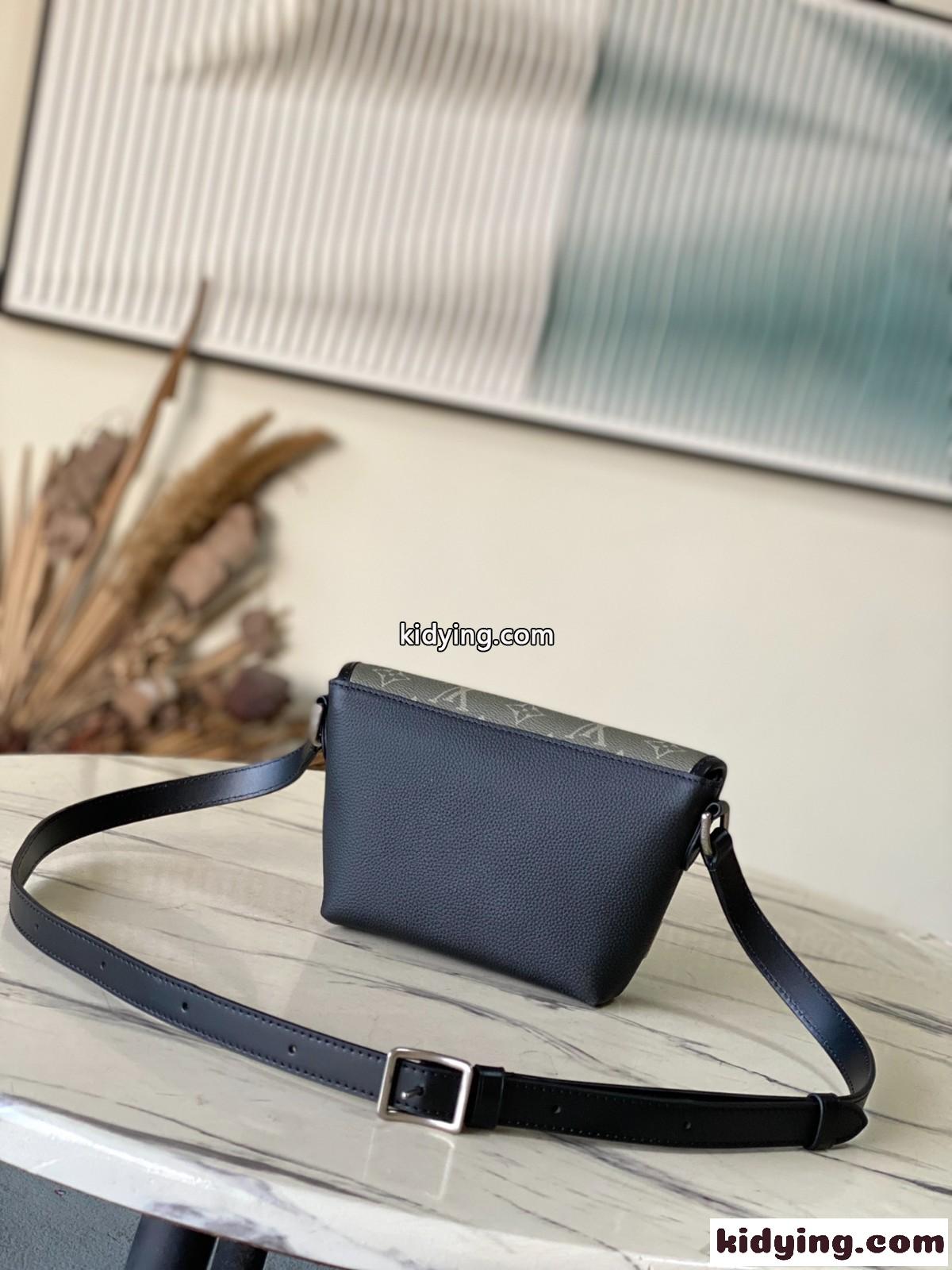 M12618 パルス・ウェアラブル ウォレット ルイヴィトン バッグ スーパーコピー-2