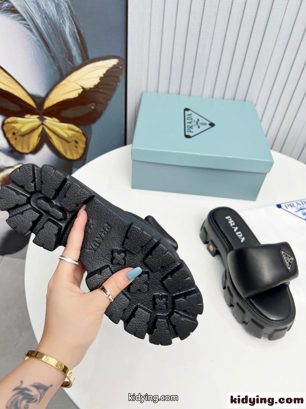人気 ソフトパデッド ミュール プラダ サンダル コピー レディース 厚底 トライアングルロゴ付-3