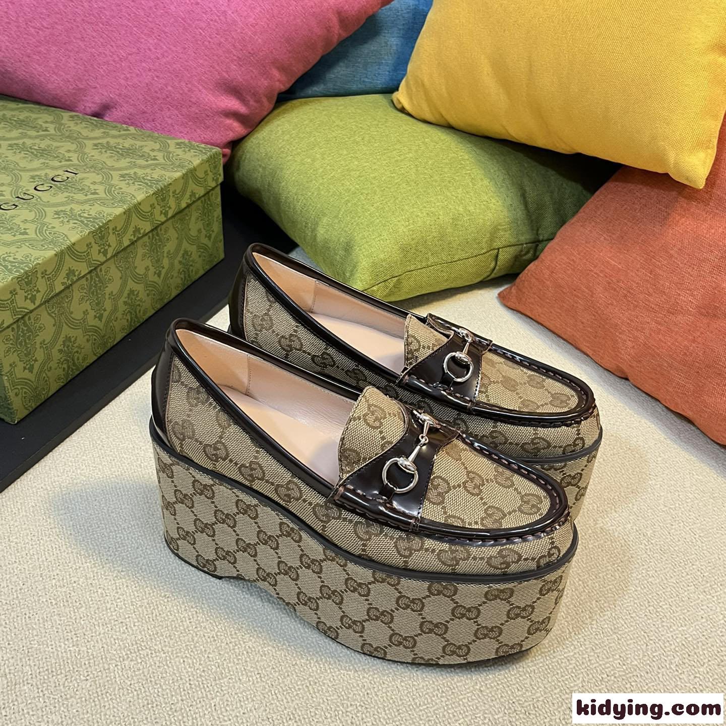 グッチ シューズ コピー GUCCI ホースビット ウィメンズ プラットフォーム ローファー-1