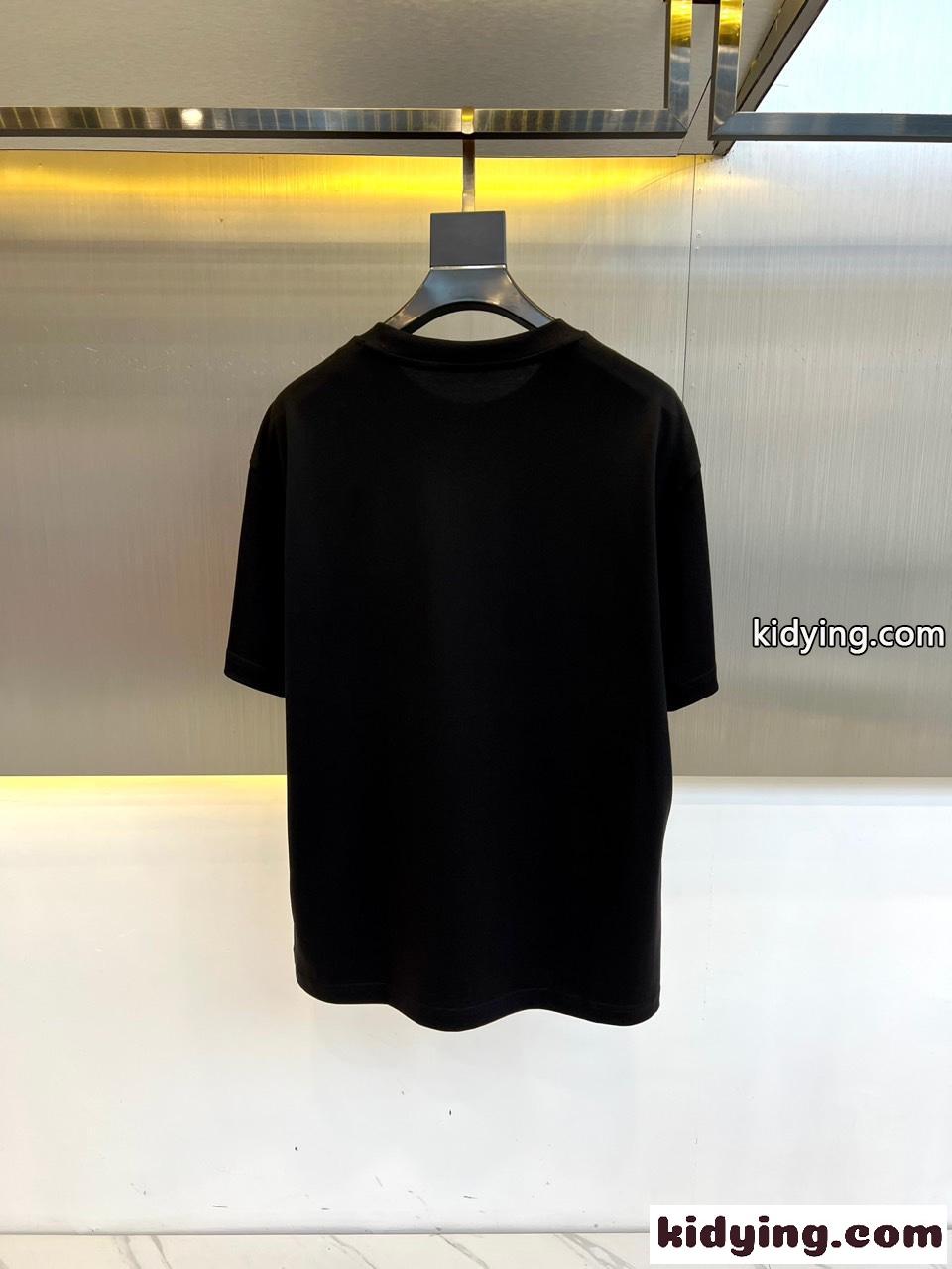 シンプル 刺繍入り アルマーニ Tシャツ コピー クルーネック ブラック-4