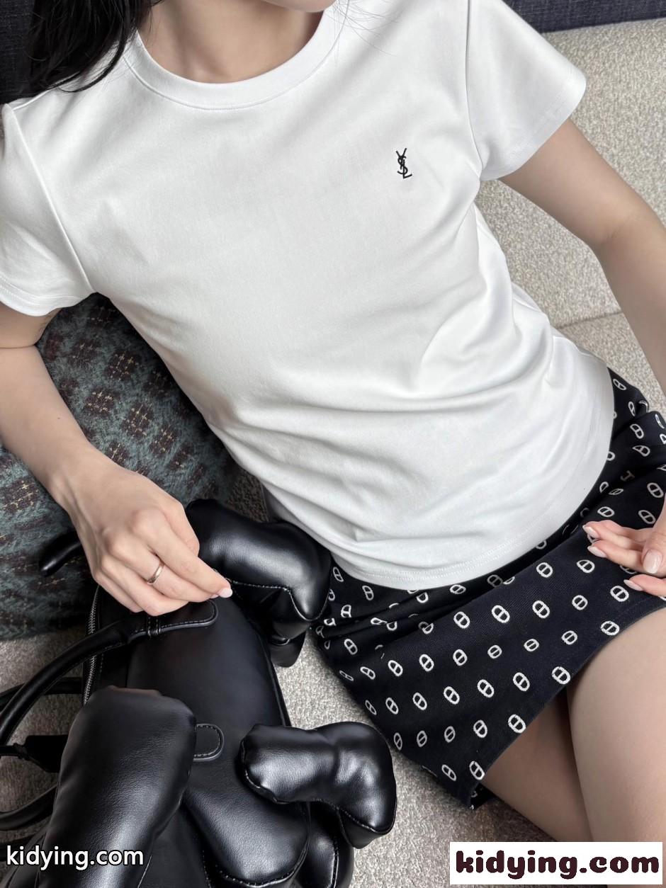シンプル YSLロゴ 半袖Tシャツ イヴ・サンローラン Tシャツ コピー ホワイト-4