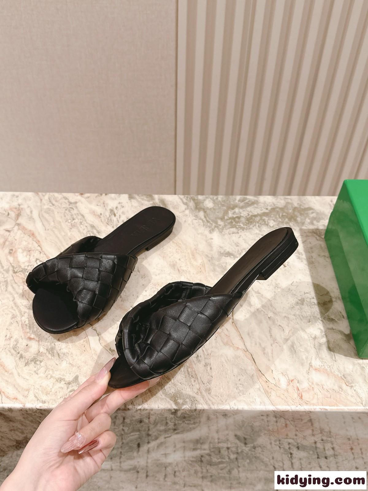 人気 上品 ボッテガ・ヴェネタ ブリンク フラットミュール スーパーコピー ブラック-2