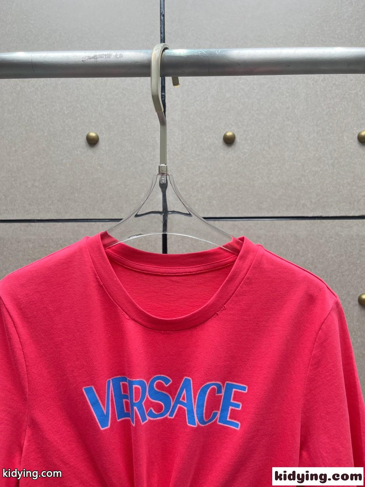 セーフティー ピン ロゴ ヴェルサーチェ Tシャツ コピー レディース 半袖 トップス ピンク-2