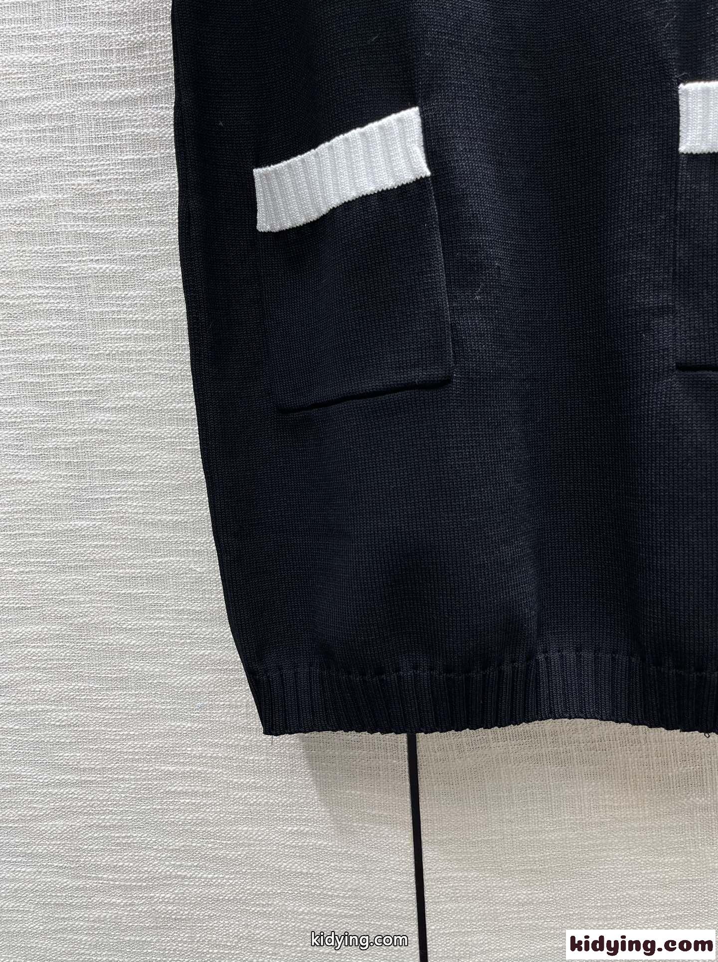 洗練された レトロ ロゴ入り プラダ ワンピース コピー クルーネック ニットドレス-2