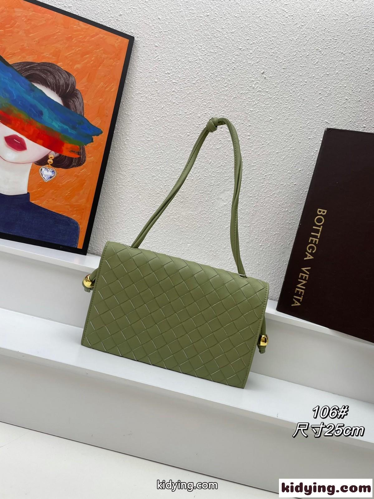 23SS Trio Pouch トリオ ポーチ ストラップ バッグ ボッテガ・ヴェネタ バッグ コピー グリーン-2
