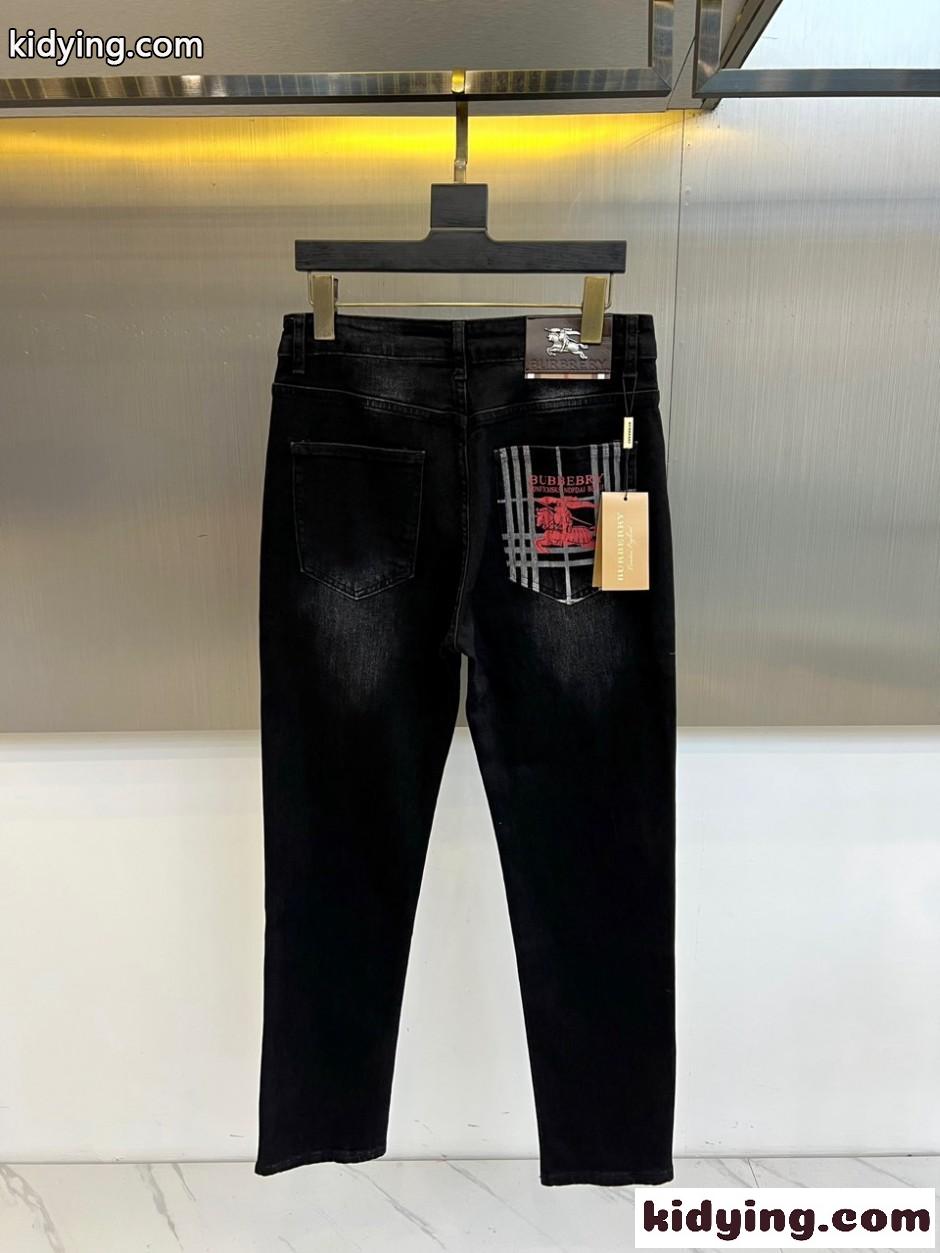 カジュアル バーバリー ジーンズ 偽物 合わせやすい デニムパンツ-1