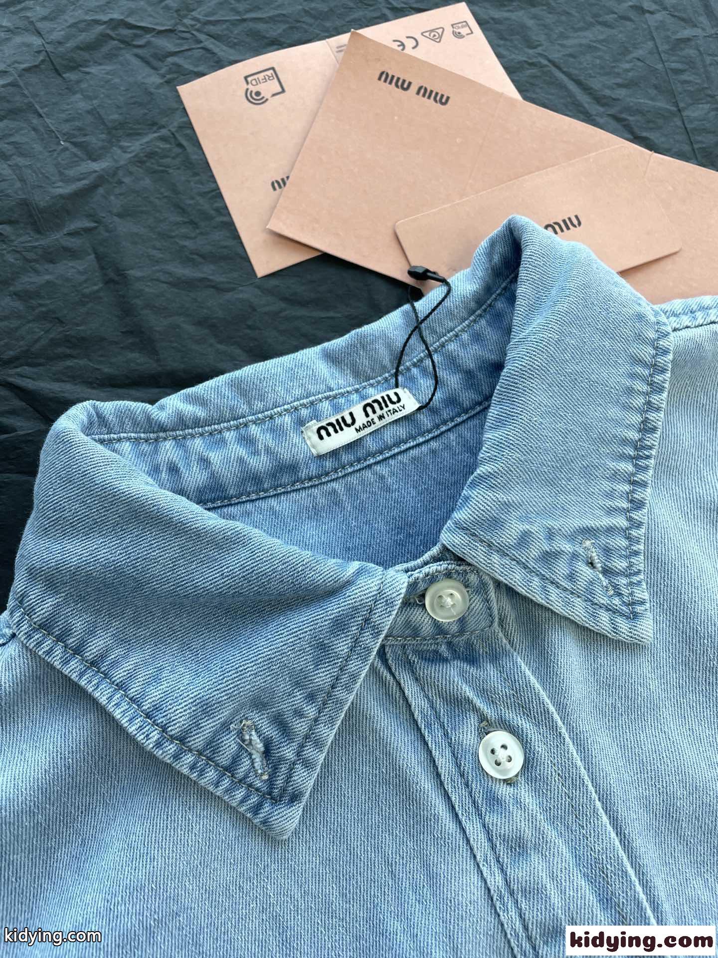 おしゃれ クロップド デニム 長袖 シャツ ミュウミュウ シャツ コピー ロゴ 刺繍-1