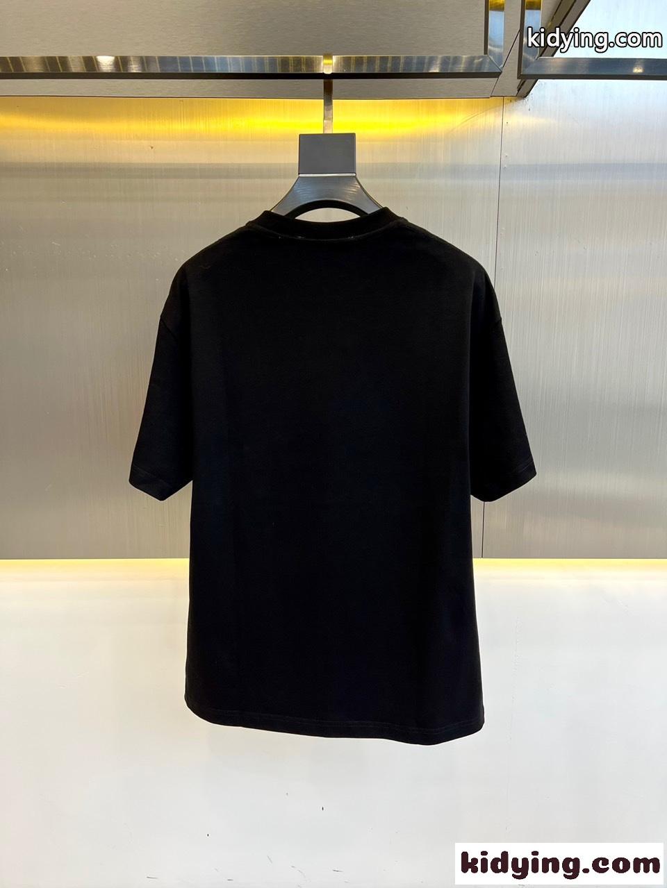 シンプル 合わせやすい グッチ Tシャツ コピー 半袖Tシャツ ブラック-4