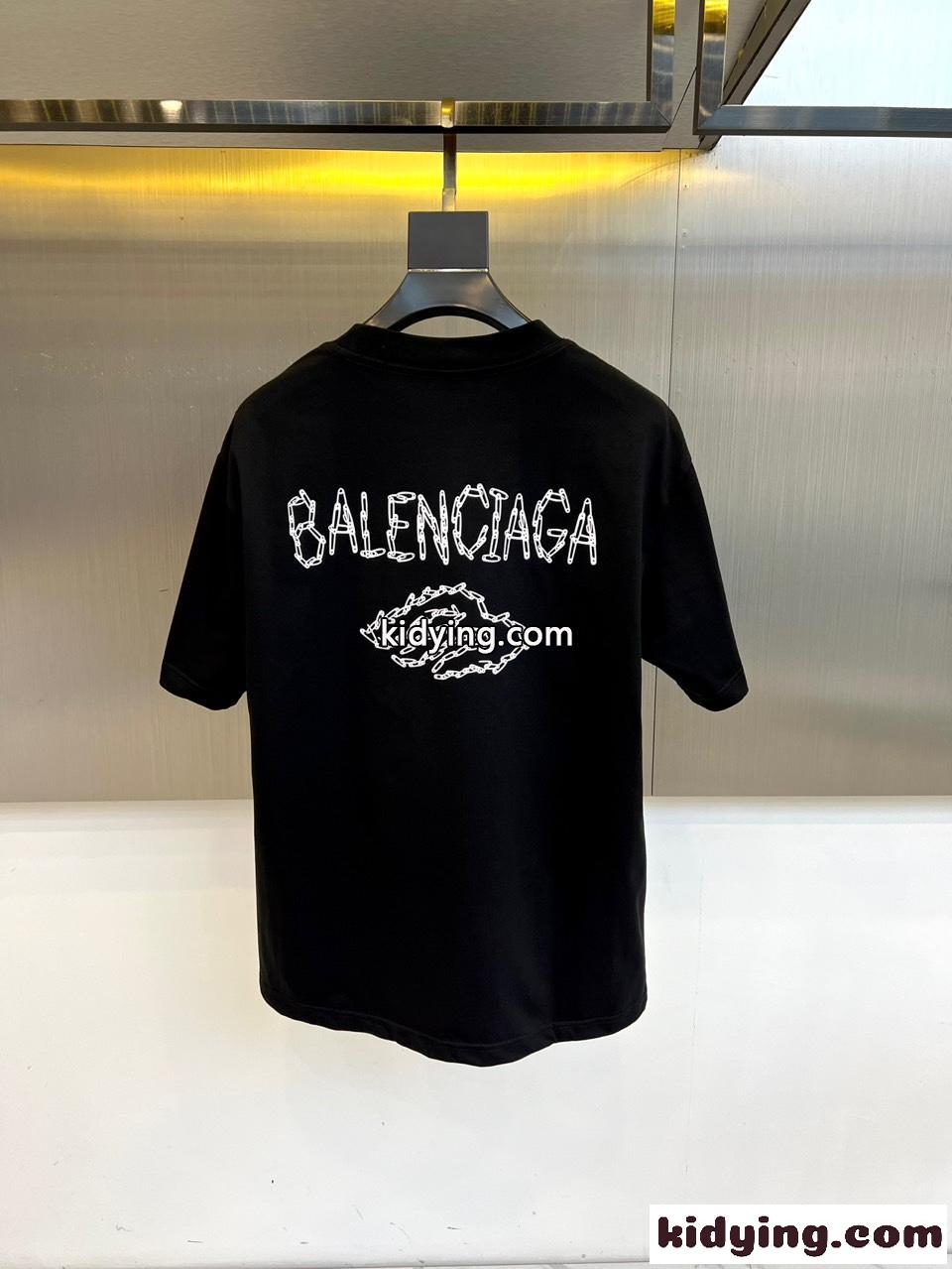 目を引く ロゴプリント バレンシアガ Tシャツ 偽物 クルーネック コットン ブラック-2