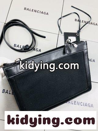 バレンシアガ 黒バッグ パリの名門Balenciaga Bazar shopperはバッグ(斜めに掛けられる)を手に持ちます コピー-2