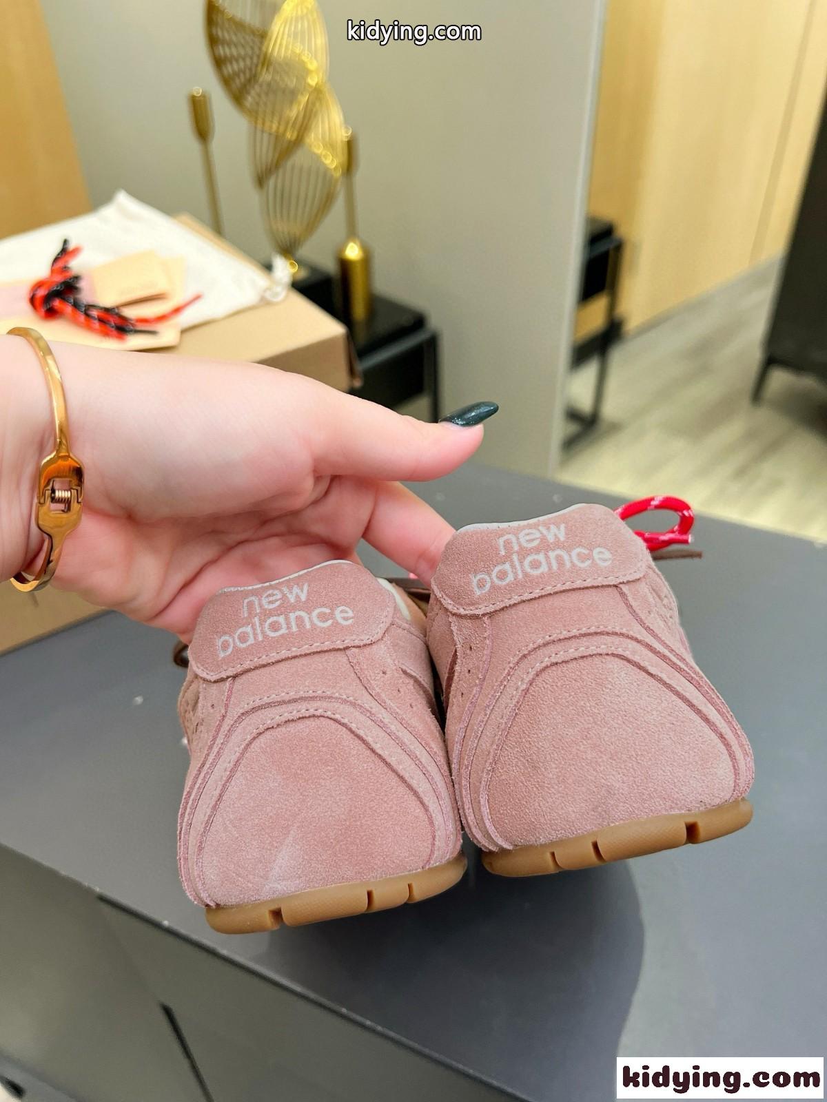 New Balance x Miu Miu xxx スエードスニーカー ミュウミュウ スニーカー コピー ピンク-1