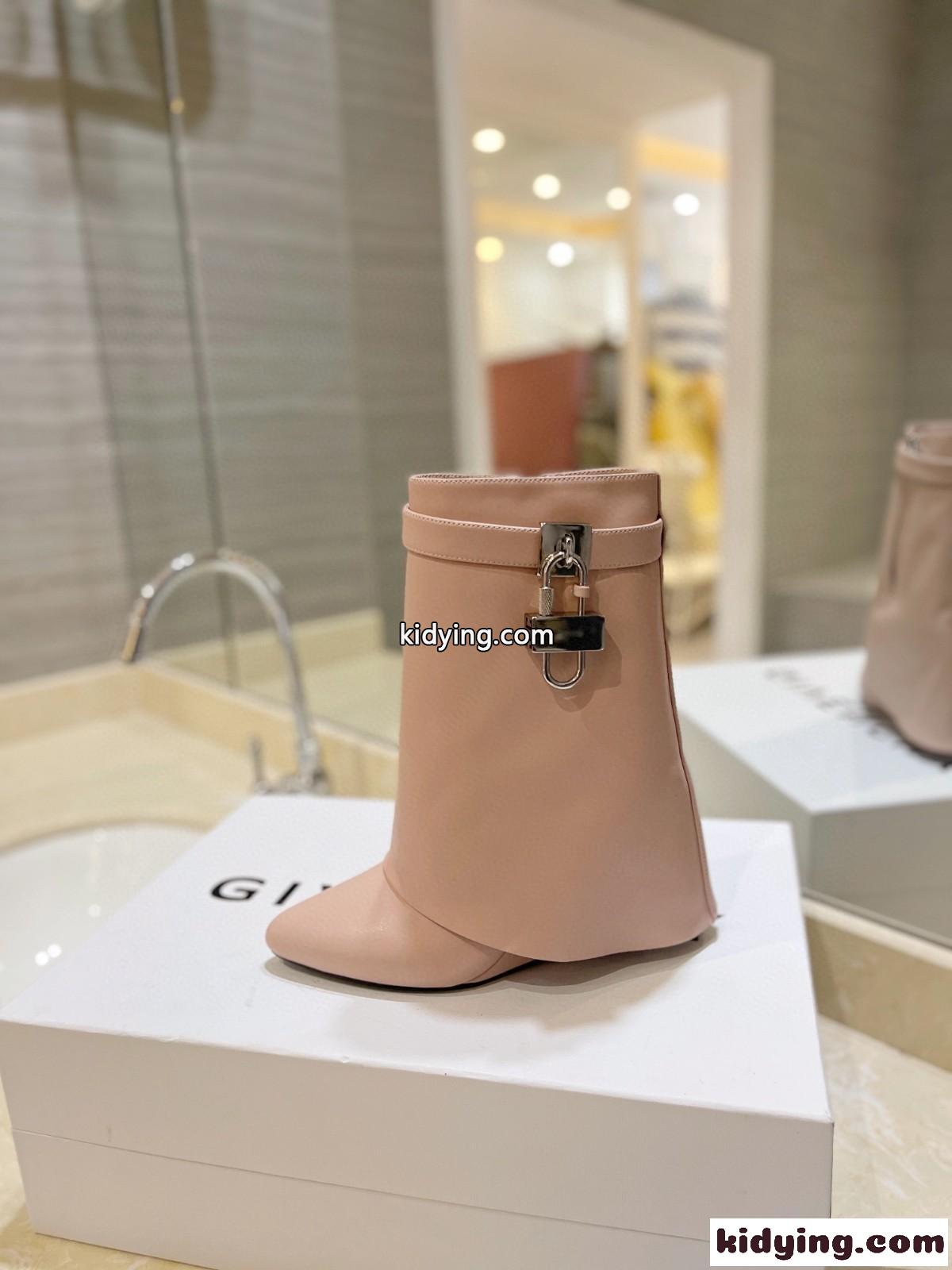 大人気シャークロック アンクルブーツ レザー ジバンシィ ブーツ スーパーコピー ピンク-1