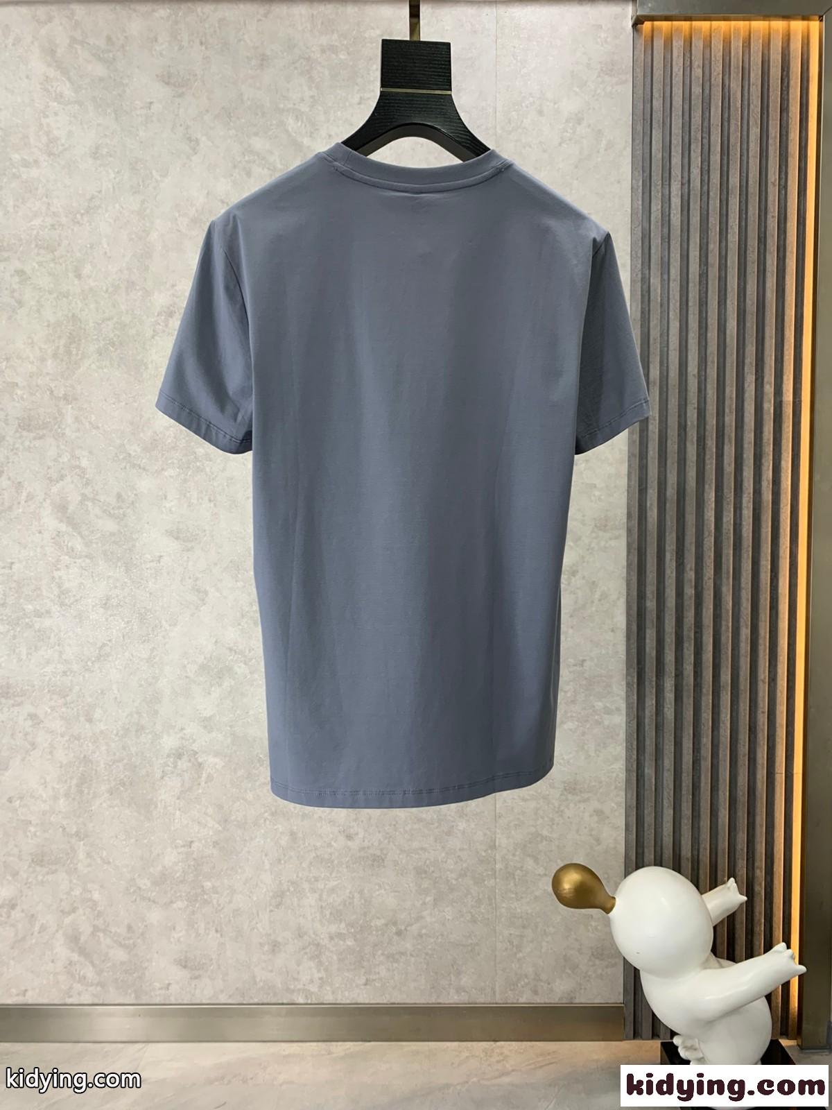 シンプル ロゴ 合わせやすい クルーネック サルヴァトーレ・フェラガモ Tシャツ コピー 半袖Tシャツ グレー-1