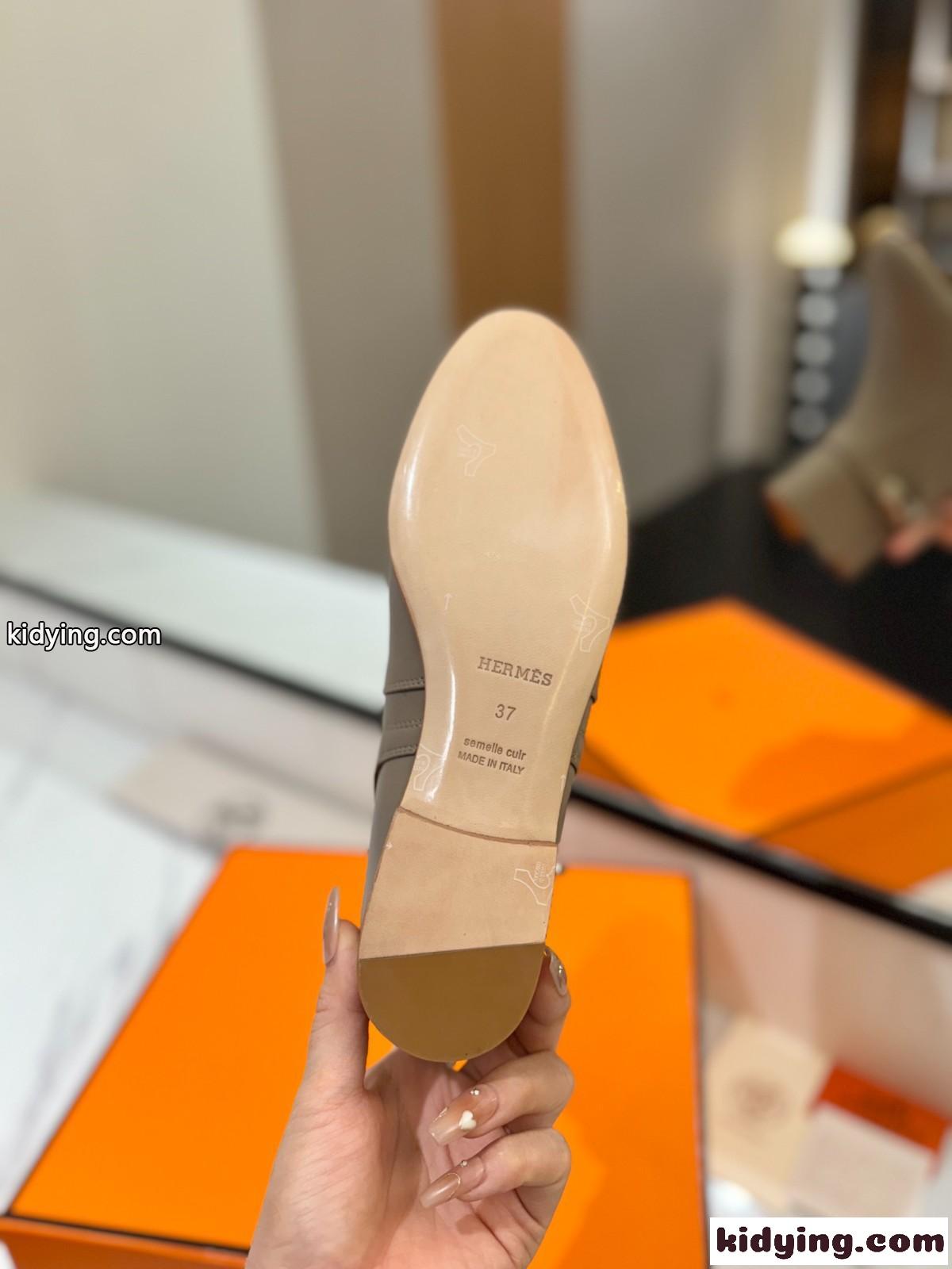 ケリーバックル付き アンクルブーツ エルメス スーパーコピー ショートブーツ グレー-4