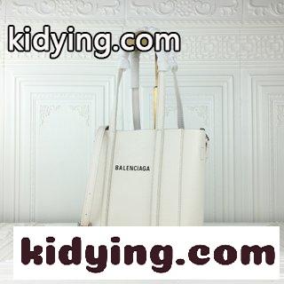バレンシアガ バッグ 白 パリの旧家の最新版レジ袋が出てきました 手触りがとてもよくて Fashionの斜めクロスハンドです コピー-1