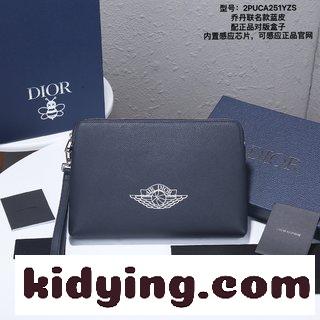 ディオールDIOR AND SHAWNはバッグを手にした ディオール鞄コピー 完璧な技術 超大容量です-0