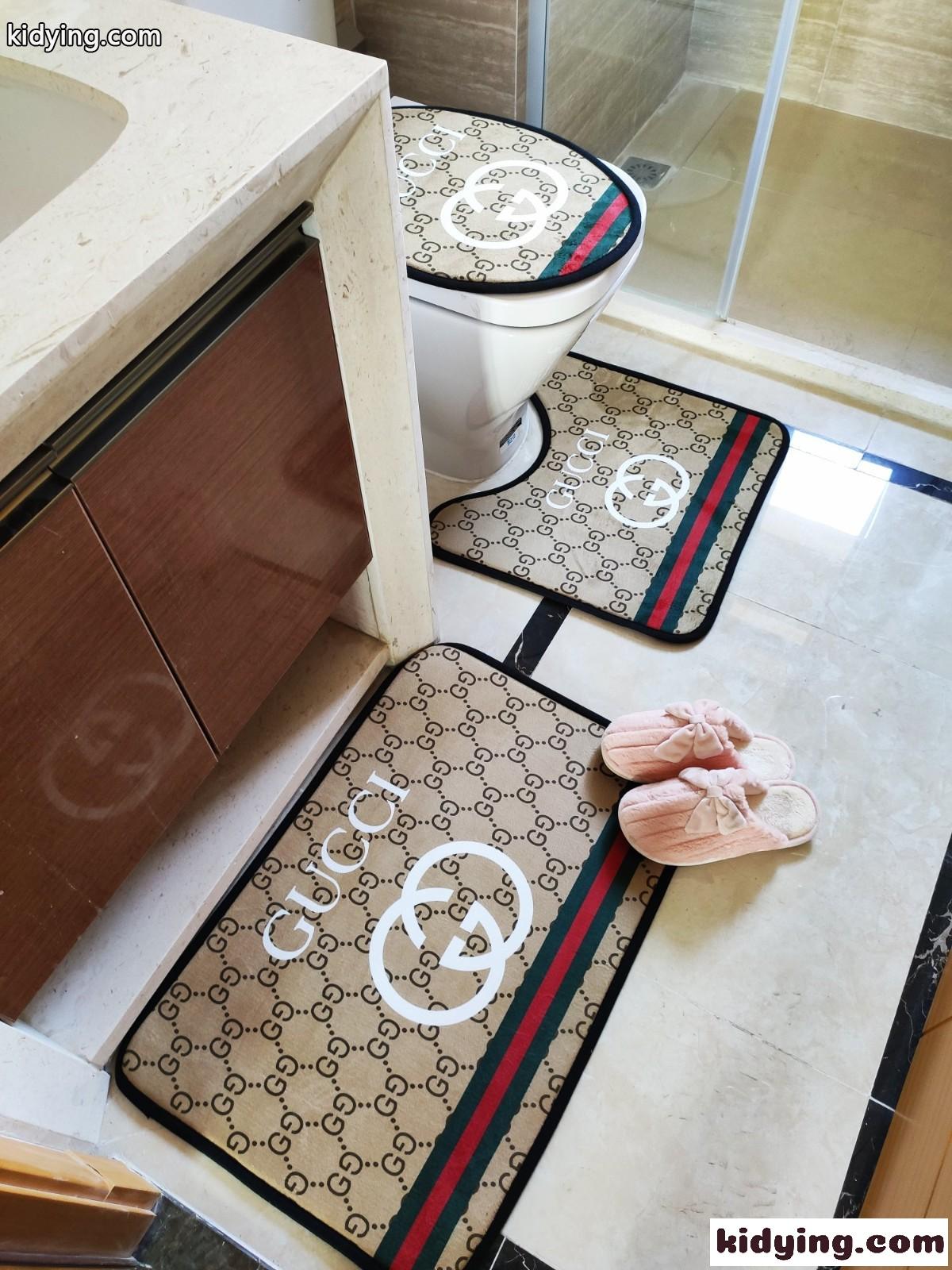 グッチ トイレマットセット コピー ブラウン 心地良いです 滑るのを防ぎます 静かな音 浴室 人気-1