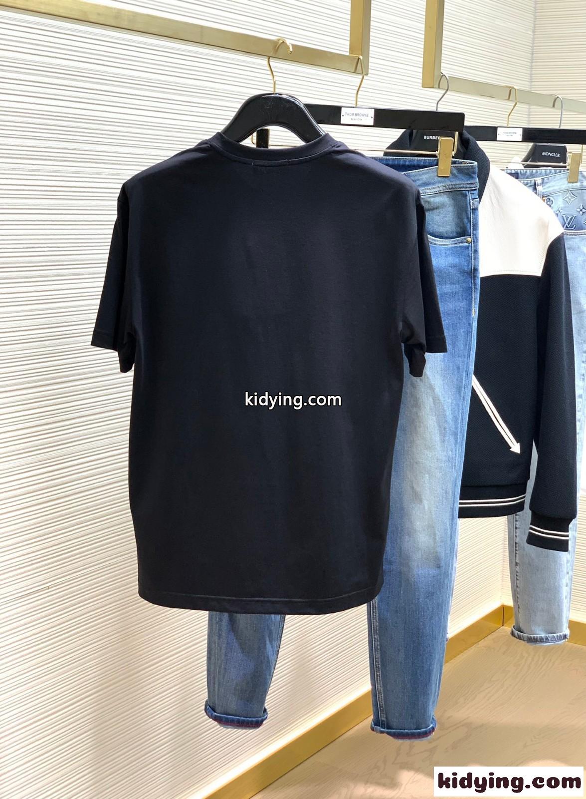 シンプル お洒落 クルーネック ロゴ入り フェンディ Tシャツ コピー コットン 半袖 トップス ブラック-4