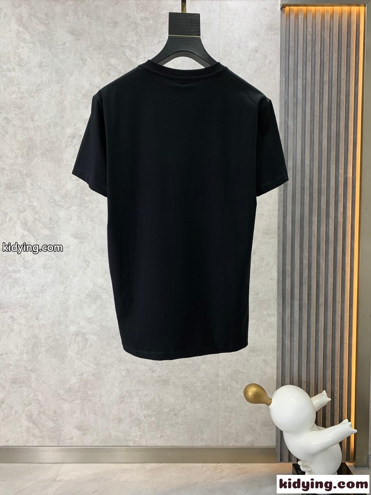 シンプル ロゴ 合わせやすい クルーネック サルヴァトーレ・フェラガモ Tシャツ コピー 半袖Tシャツ-1