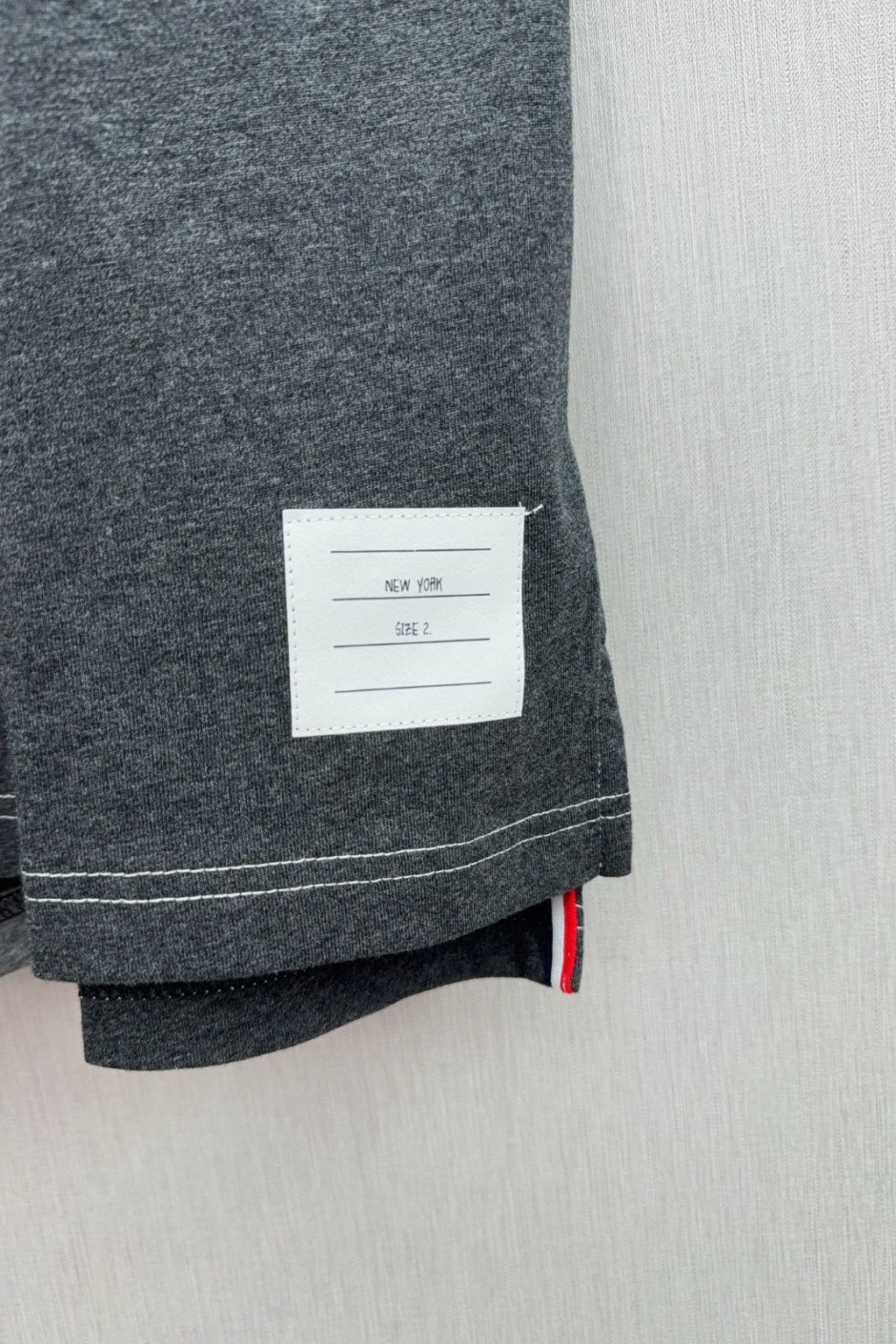 目を引く 配色 切り替え 半袖Tシャツ トムブラウン Tシャツ コピー クルーネック-4