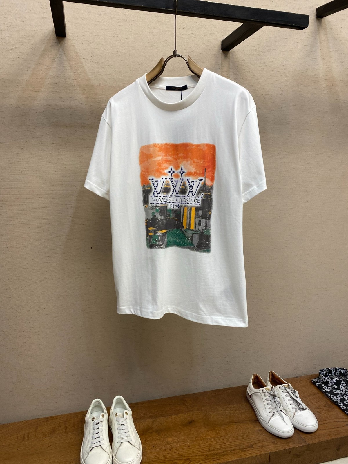 エンベリッシュド グラフィックコットンTシャツ ルイ・ヴィトン Tシャツ コピー 半袖-1