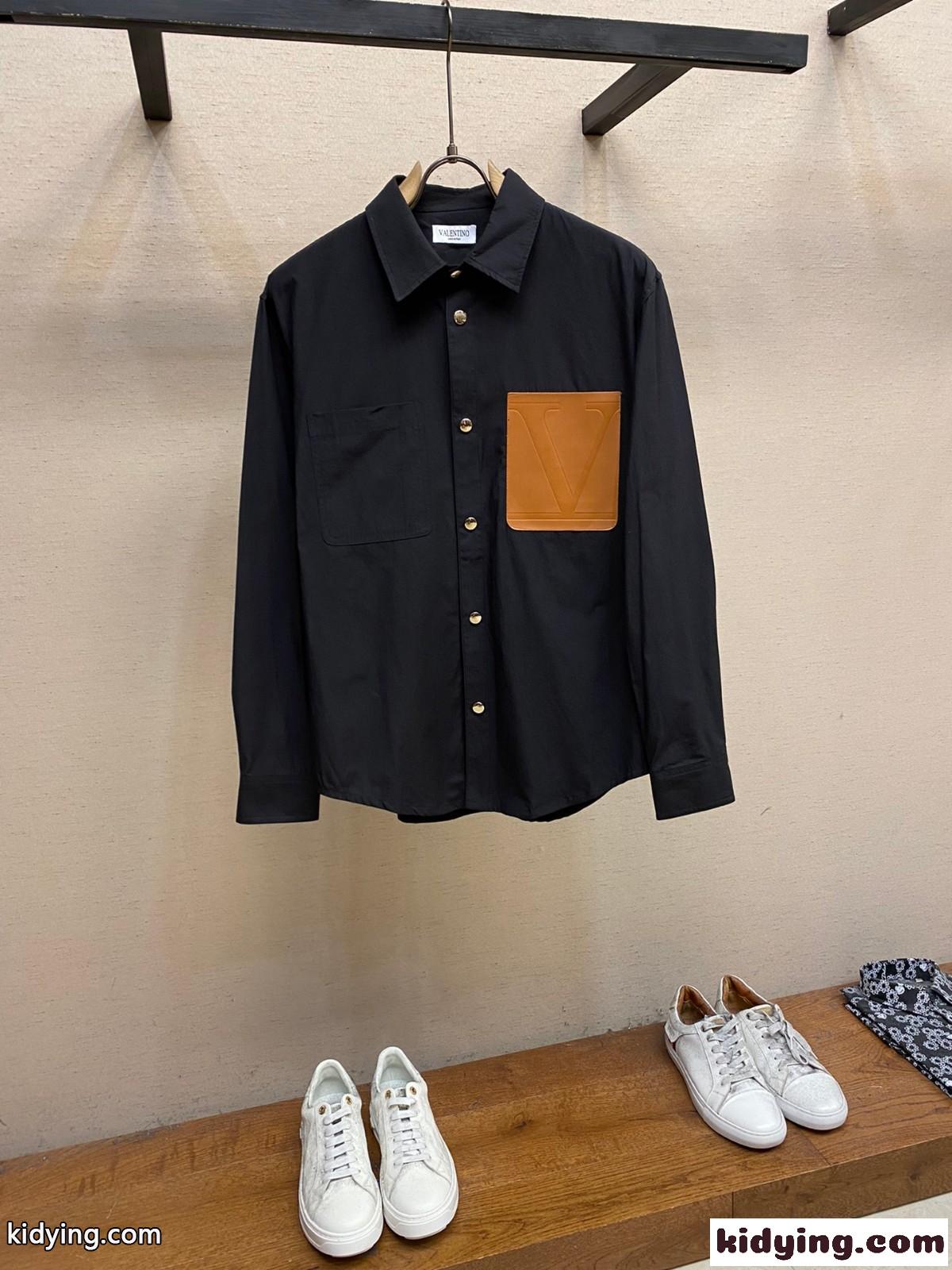 Vロゴ シグネチャー エンボスレザーポケット シャツジャケット ヴァレンティノ シャツ コピー メンズ-0
