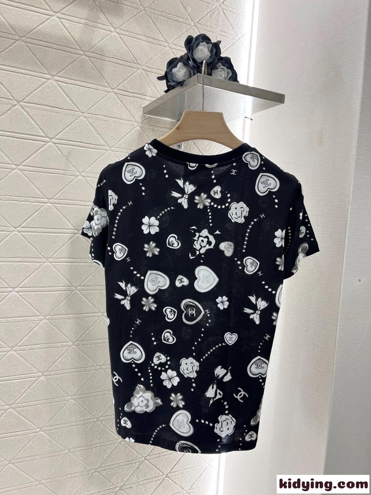 遊び心のある プリント 半袖Tシャツ シャネル Tシャツ コピー コットン ブラック-2
