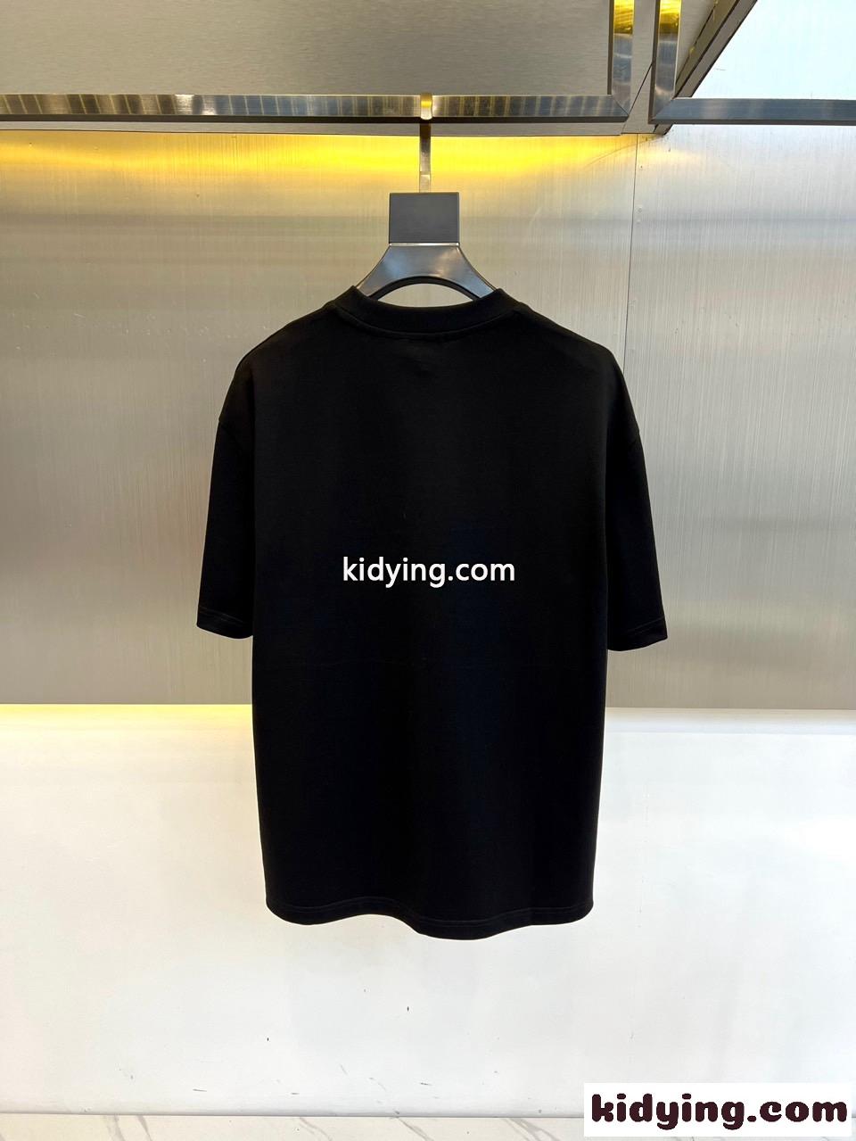 目を引く カジュアル ロゴ 半袖Tシャツ モンクレール Tシャツ コピー ブラック-3