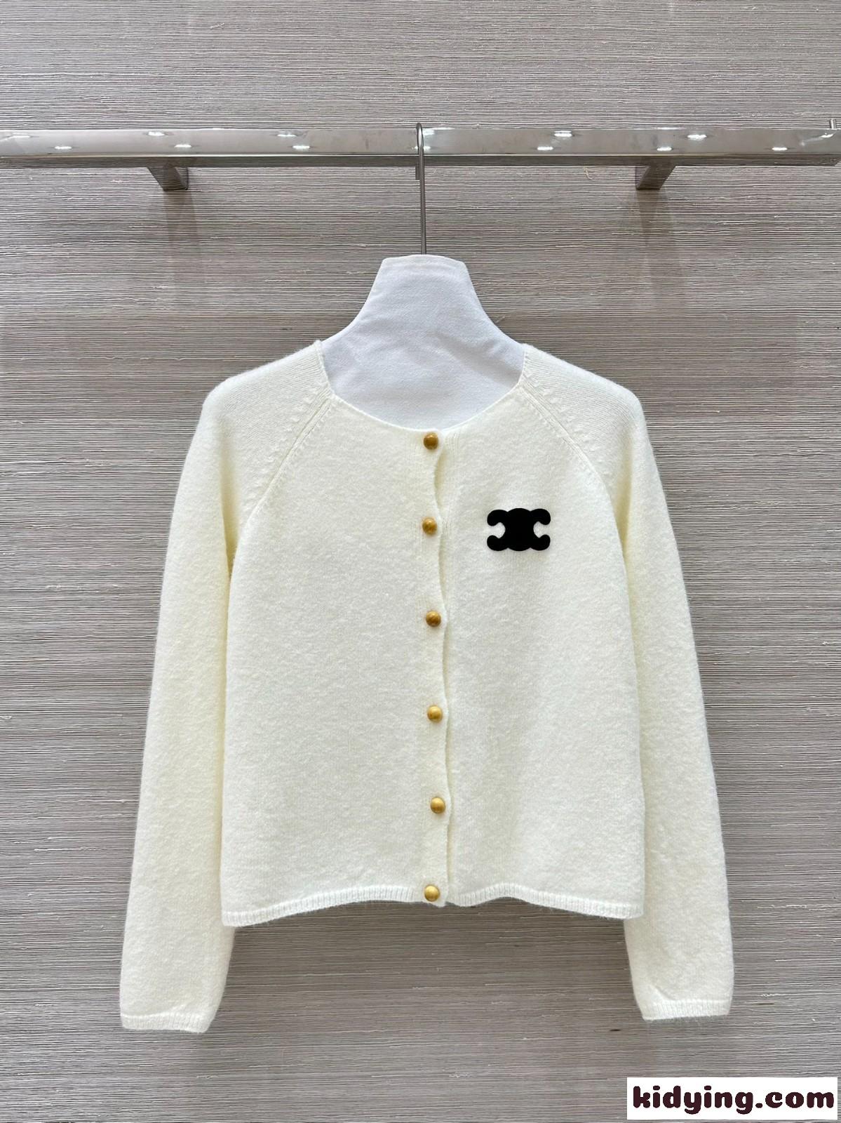 シンプル 上品 トリオンフパッチ セリーヌ ニット コピー カーディガン ベージュ-2